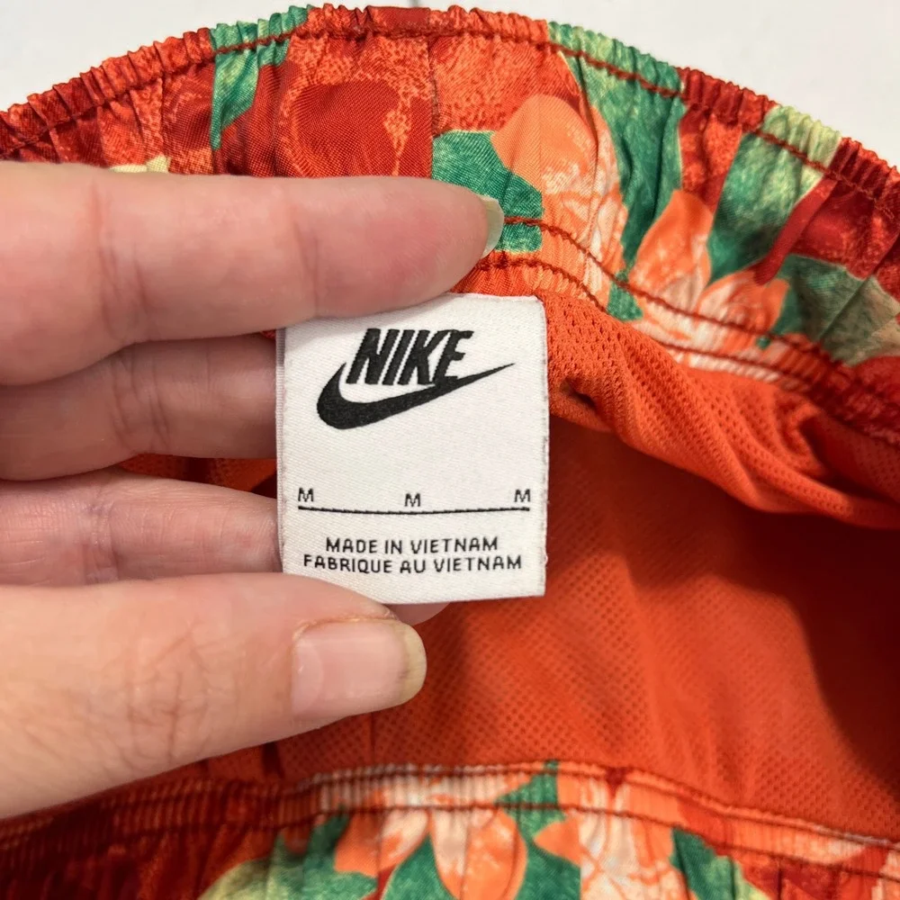 Nike Sportswear Swim‎ Shorts Men M Floral Resort Vacation Beach Streetwear